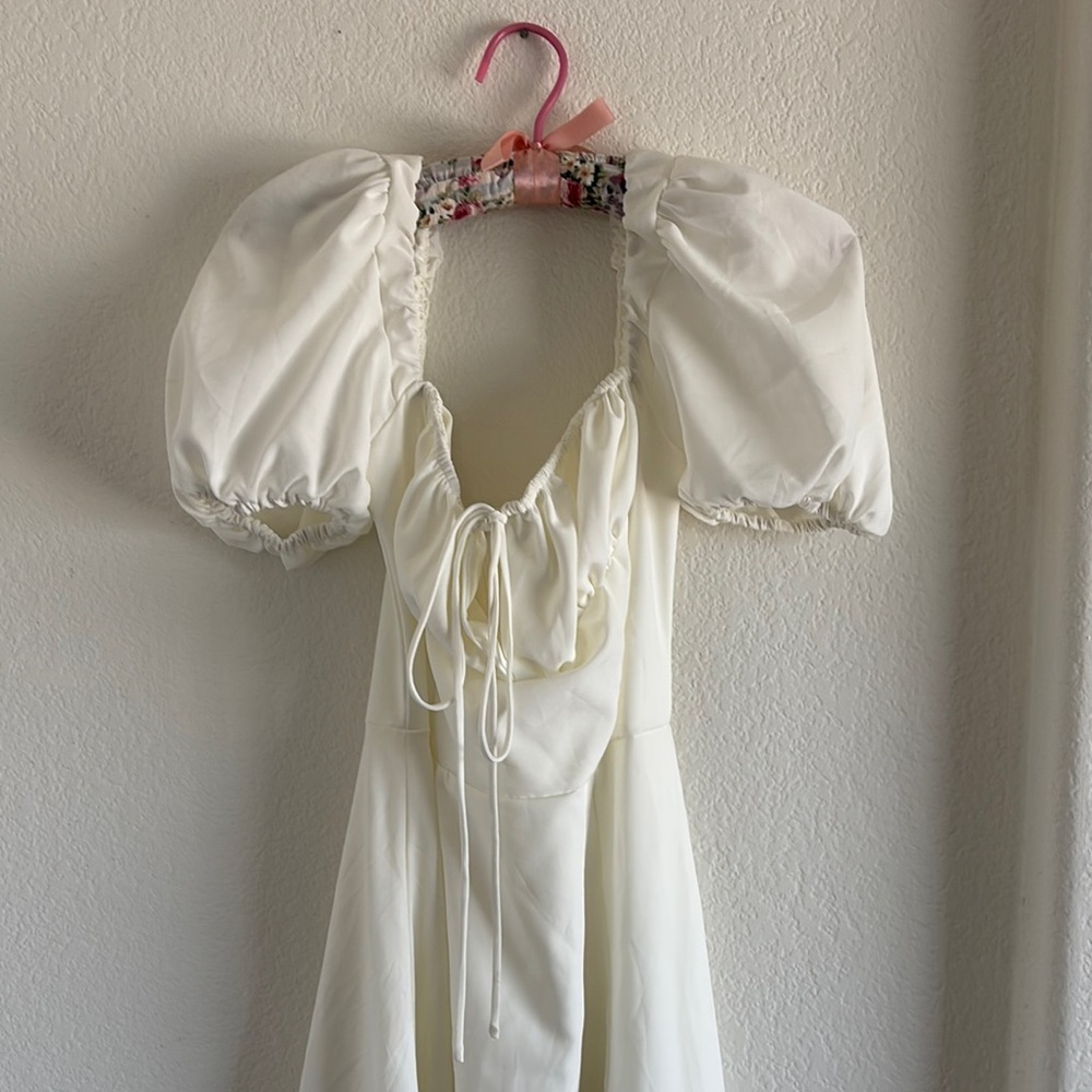 White Sweetheart Puff Sleeve Dress